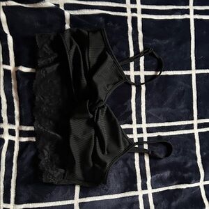 SHEIN Black Lace-Trim Ribbed Crop Bralette